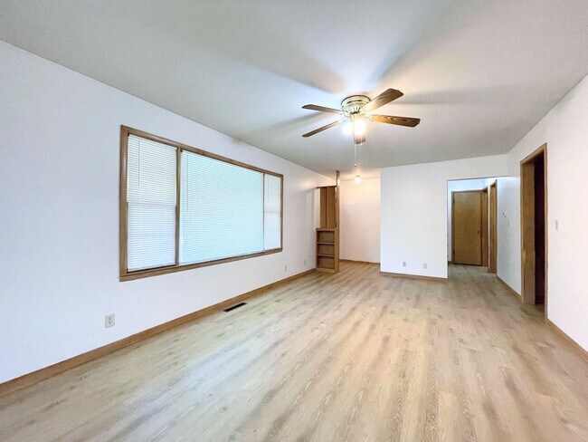 Building Photo - Remodeled Two Bedroom Home
