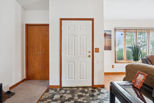 Foto del edificio - 5695 Hinkley Rd