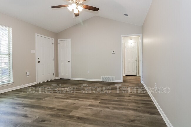 Foto del edificio - 6215 Lynnfield Rd