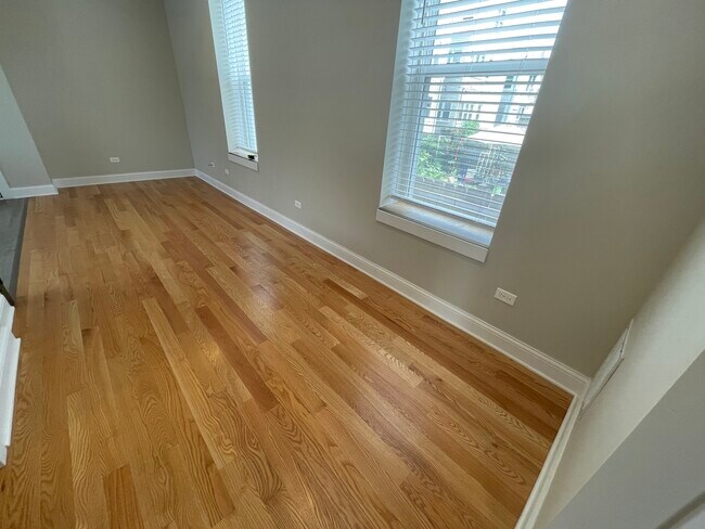 Foto del edificio - 4149 N Kimball Ave