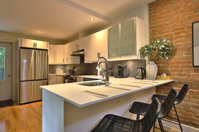 Photo du bâtiment - 1851 Rue Panet