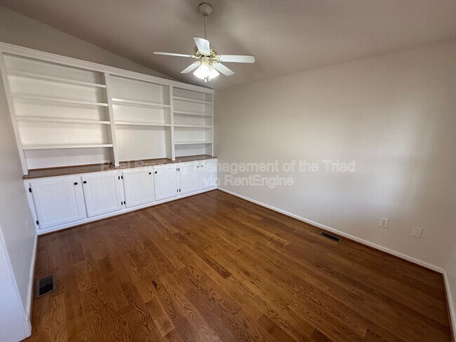 Foto del edificio - 1921 Bradford St