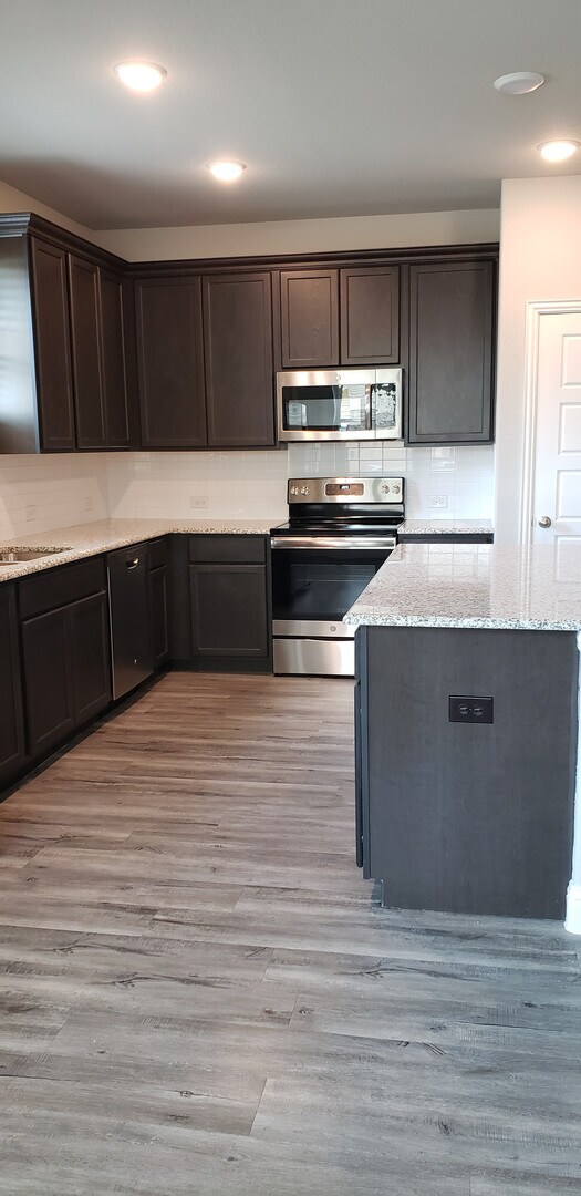 Foto del edificio - 4927 Sanger Cir Dr
