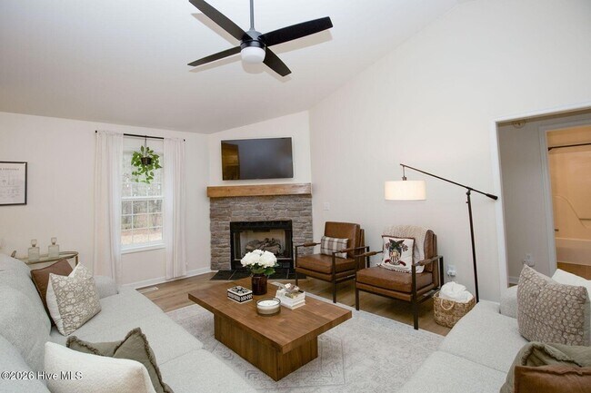 Foto del edificio - 681 Ginesing Dr