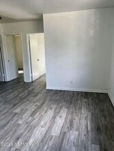 Building Photo - 1554 W 22nd St