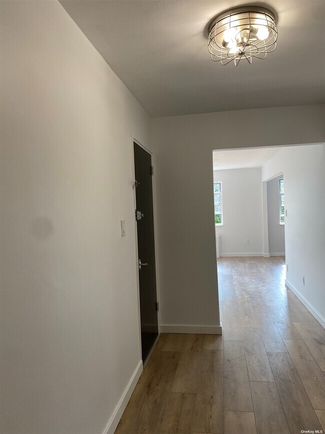 Foto del edificio - 32-09 75th St