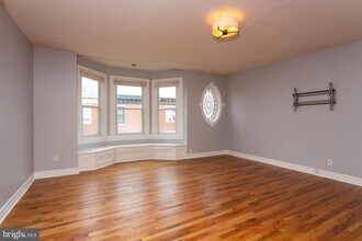 Building Photo - 1728 Mt Vernon St