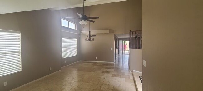 Building Photo - 4 Bedroom/3 Bathroom Marlboro Court