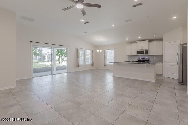 Building Photo - 12613 Itani Ct