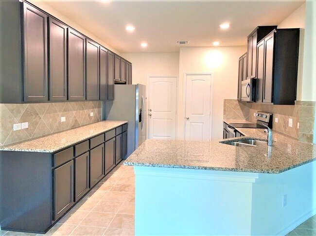 Foto del edificio - 213 Rocroi Drive, Georgetown, TX 78626 - 3...