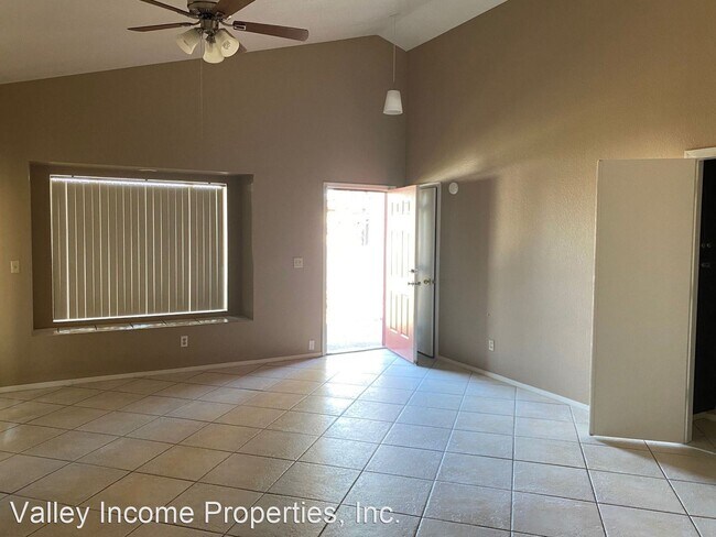 Building Photo - 2381 W Garden Dr