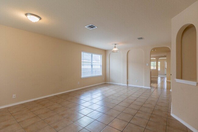 Building Photo - 2476 Medina Dr