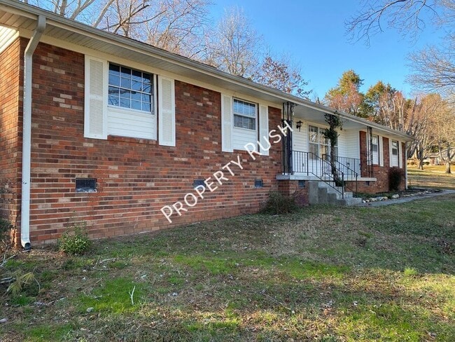 Building Photo - 2337 Mark Ln