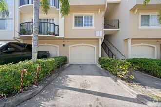 Building Photo - 500 Crestwood Ct N