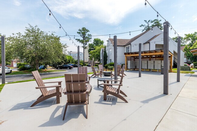 Zona de estar al aire libre - The Spoke Savannah