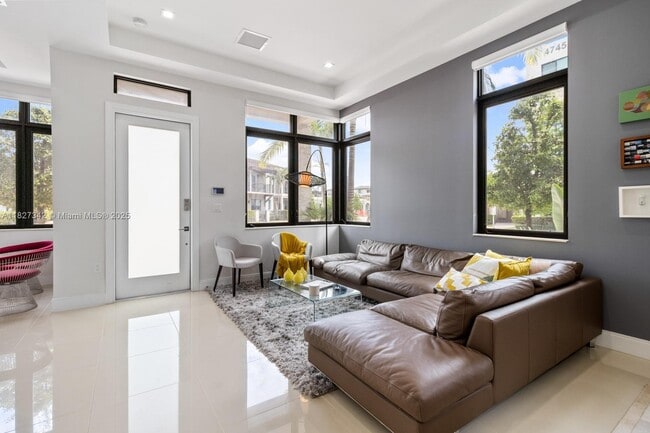 Foto del edificio - 4750 NW 84th Ave