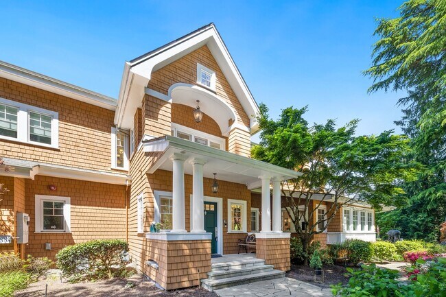 Foto del edificio - CLICK "REQUEST A TOUR" NOW!