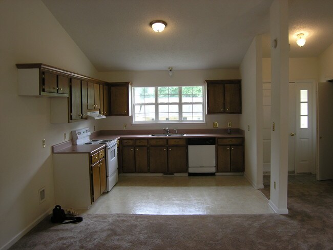 Building Photo - 16 Silver Spur Ct