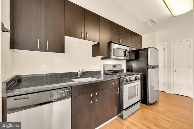 Foto del edificio - 475 K St NW