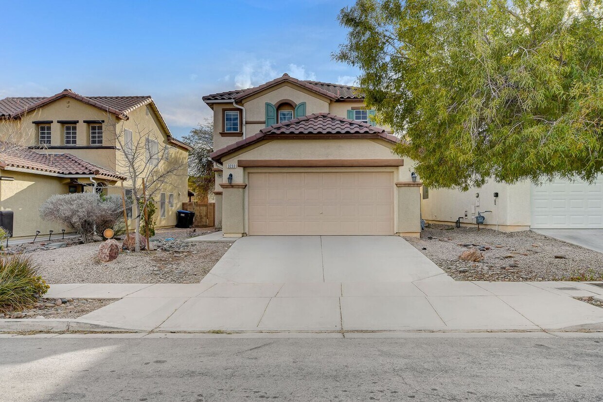 Foto principal - Totally Updated Solar Powered 4 Bedroom! B...
