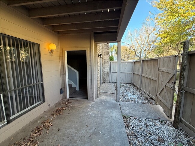 Foto del edificio - 9461 Pagewood Ln