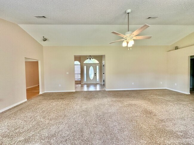 Foto del edificio - 4025 Lauren Ct