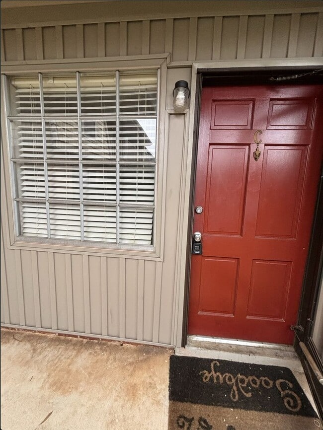 Foto del edificio - Convenient 1BR - Prime Location & Community Pool!