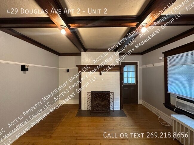 Foto del edificio - 429 Douglas Ave