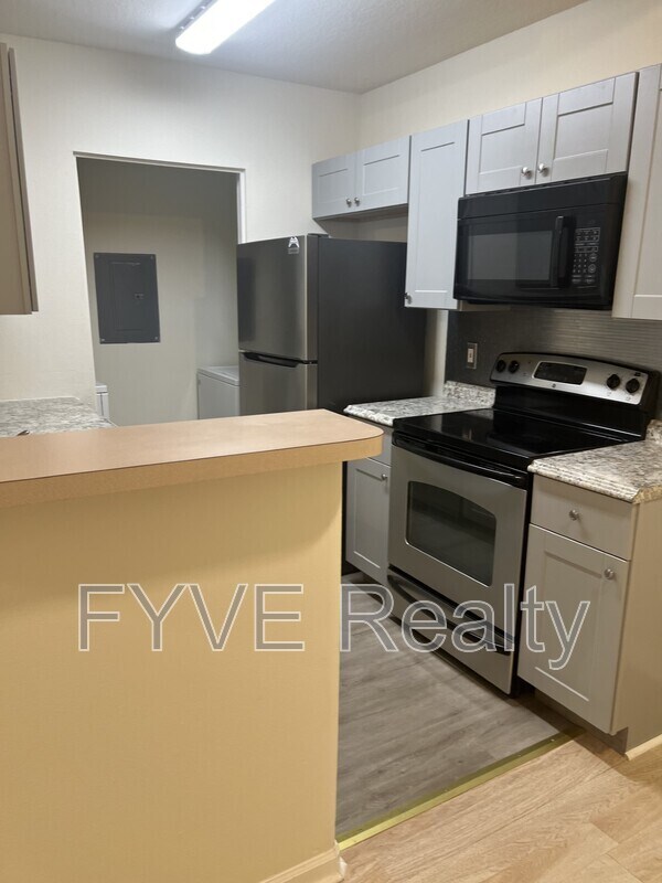 Foto del edificio - 897 Fording Island Rd