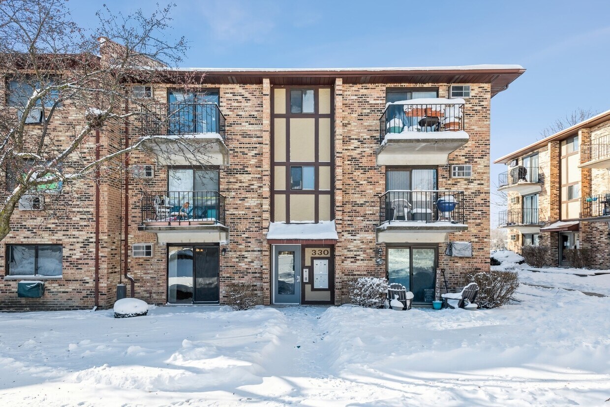 330 Klein Creek Ct Unit 1A, Carol Stream, IL 60188 Condo for Rent in