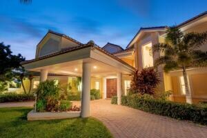 Foto del edificio - 901 SE Riverside Dr