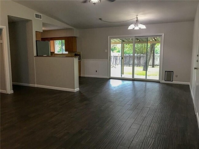 Foto del edificio - 8202 Renton Dr