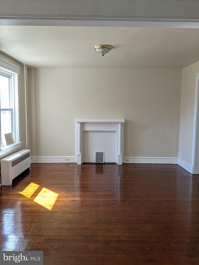 Primary Photo - 200 W 26th St