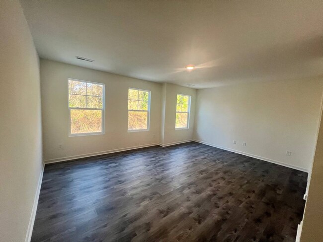 Building Photo - *****ANY LISTING WITH LOWER RENT MARKETING...