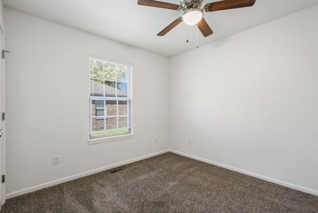 Foto del edificio - 2303 W Bridlewood Trail