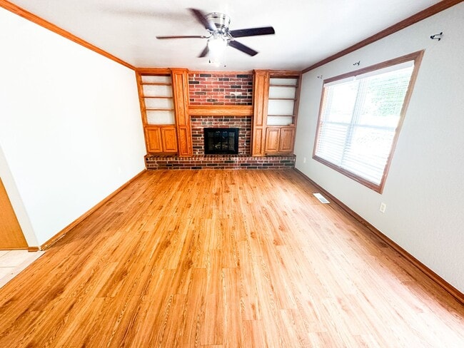 Foto del edificio - Great 3 Bed & 2 Bath Home in Yukon!