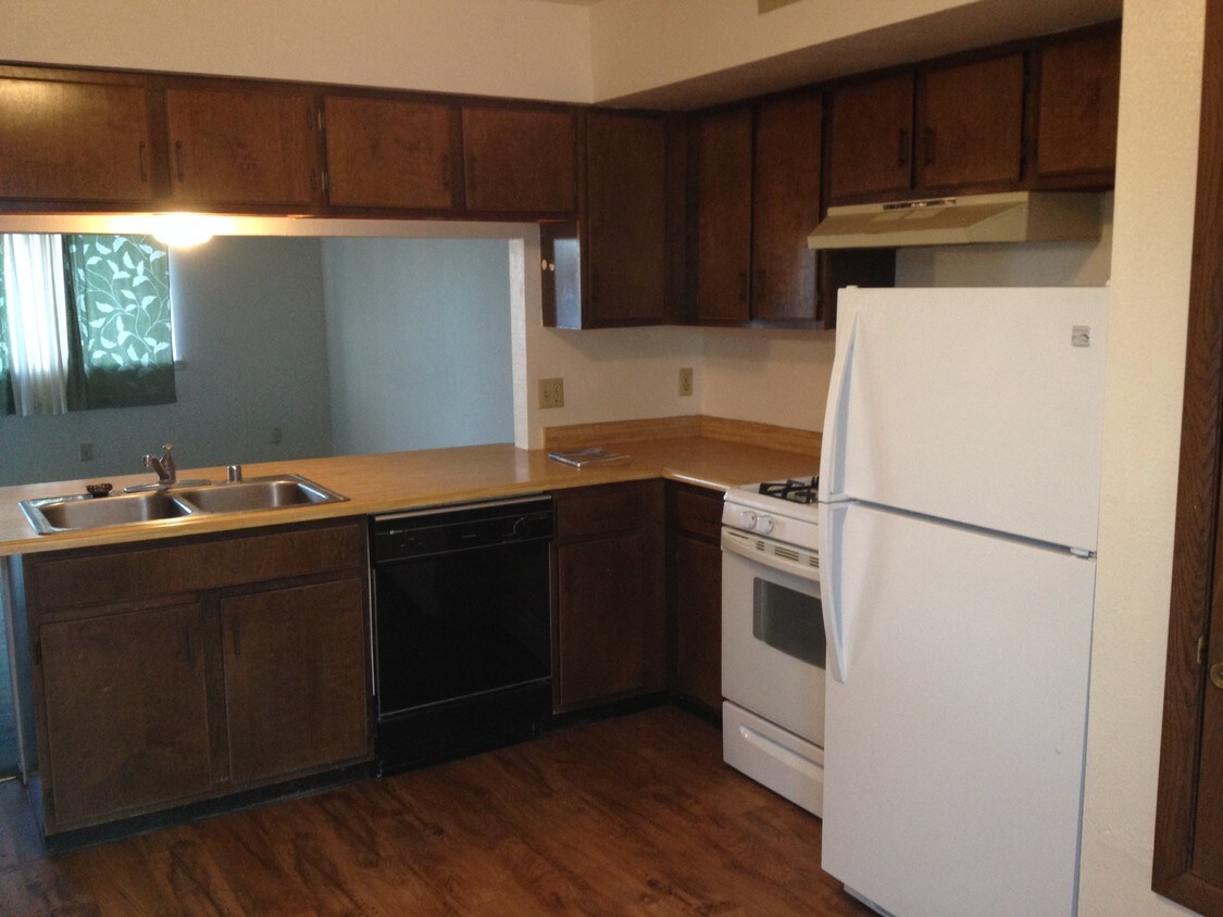 Primary Photo - 205 N Oliver Ave