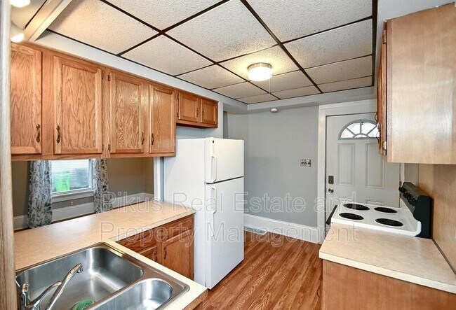 Foto del edificio - 389-391 Orchard Ave NE