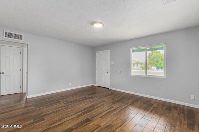 Building Photo - 2241 W Whitton Ave