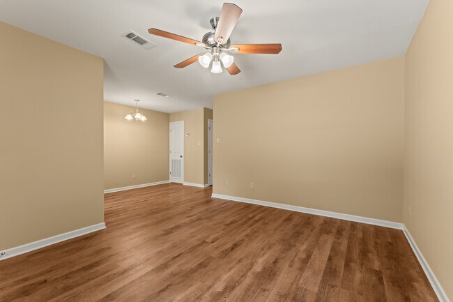 Foto del edificio - 29511 Burns Ln
