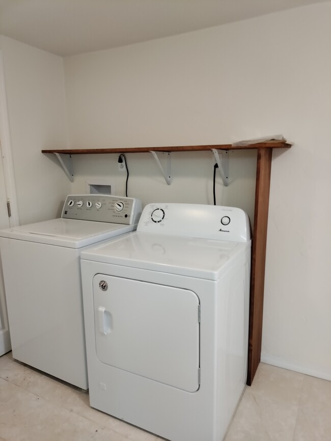 In-unit Washer/Dryer - 19 Chestnut St