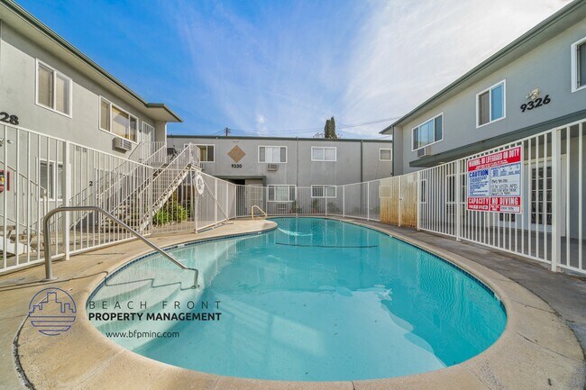 Foto del edificio - 9320-9330 Elm Vista Dr.