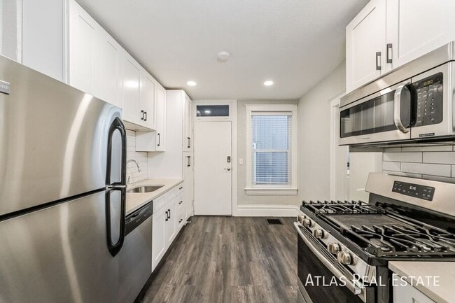 Photo - 476 N Washington St Apartment