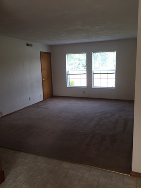 Building Photo - 1404 Sangamon Dr