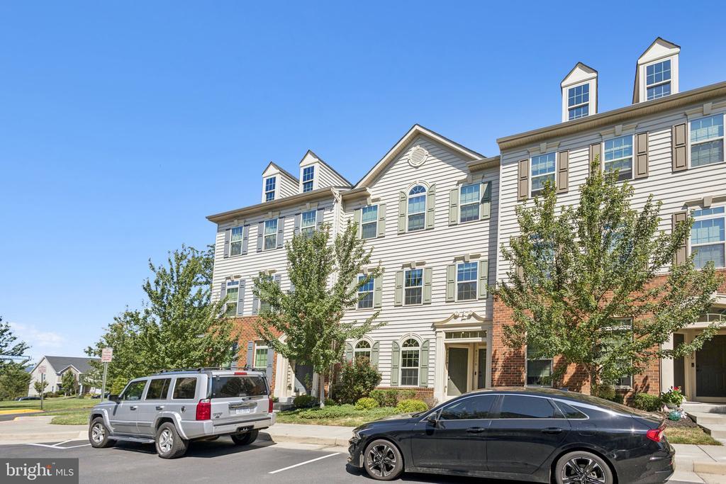 Foto principal - 42114 Piebald Square