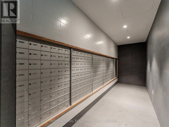 Building Photo - 195 McCaul St