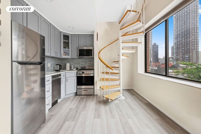 Foto del edificio - 300 E 90th St