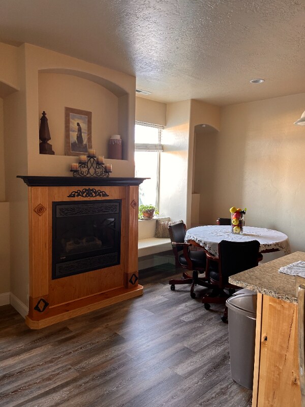 Building Photo - 2501 Prairie View Dr