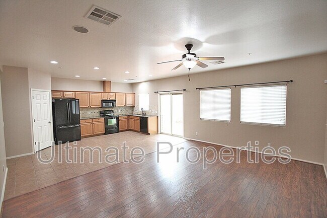 Foto del edificio - 8856 W Aster Dr