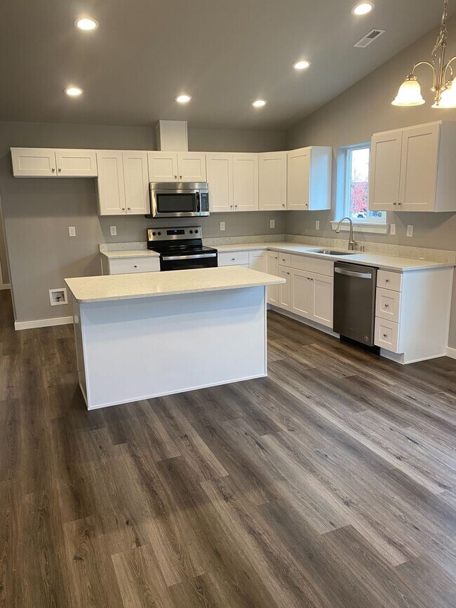 Foto del edificio - 3 Bedroom Home, Park Orchard Service Area